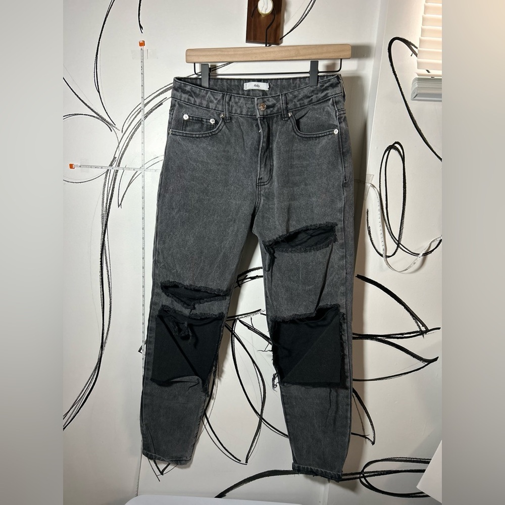 Adika Women’s Black Distressed Dark Gray Jeans Straight/Skinny Leg Size Medium